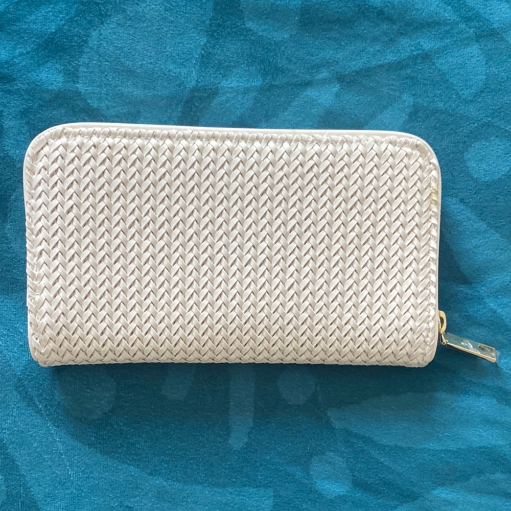 Victoria's Secret Cream Woven Wallet with Metallic Logo - Picture 2 of 2